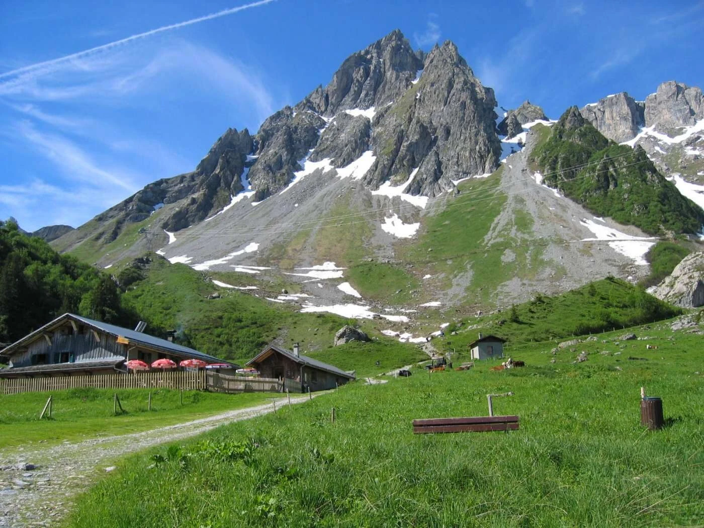 Refuge de la Balme sulla salita del col du Bonhomme